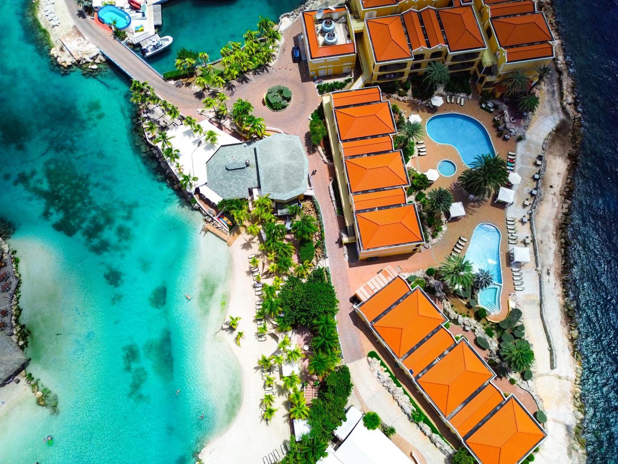 The Royal Sea Aquarium Resort Willemstad Exterior photo